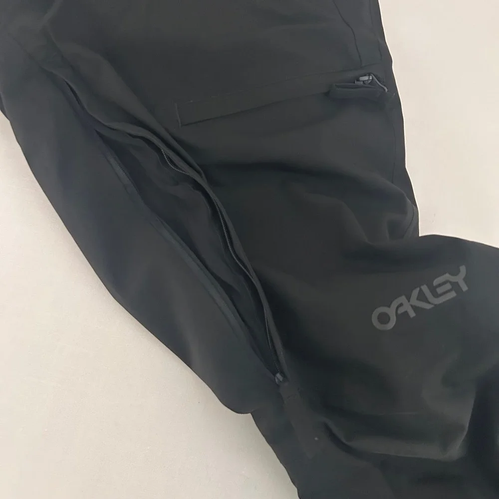 Oakley Axis Snow Pants Mens Small Black‎ Insulated Snowboard Ski Performance